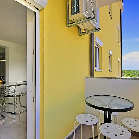 Finida Apartment *