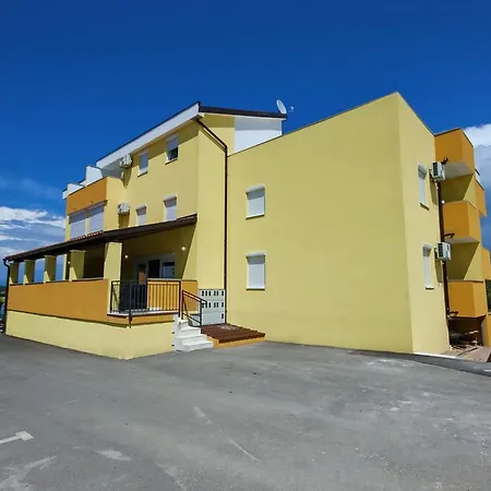 Finida Apartment *