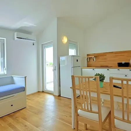 Apartament Finida *